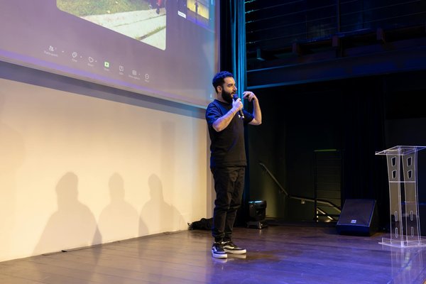 Comment mettre en place une infrastructure de cloud hybride pour les applications critiques?